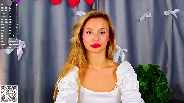 NaughtySeraphine webcam