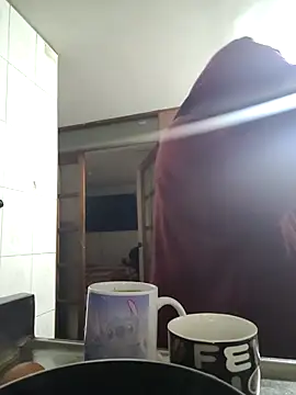 Scarlet_curly8a webcam