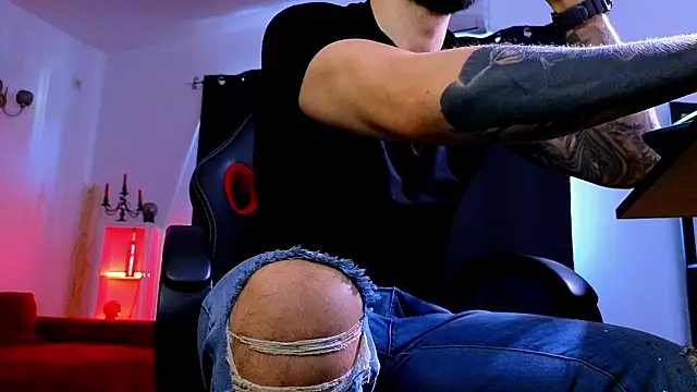 MightyAaron66 webcam