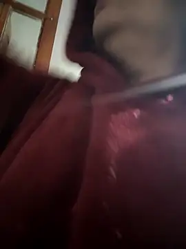 Scarlet_curly8a webcam