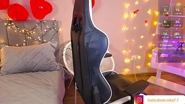 BiggieBoobies webcam