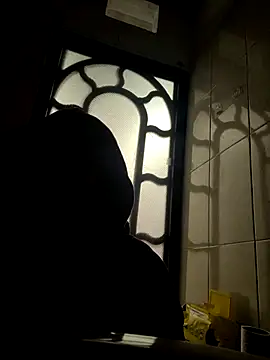 Scarlet_curly8a webcam