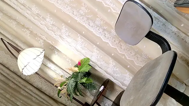 PrettyStranger webcam