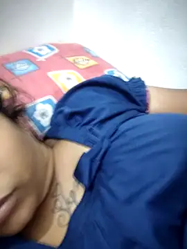 sweetqueen143 webcam