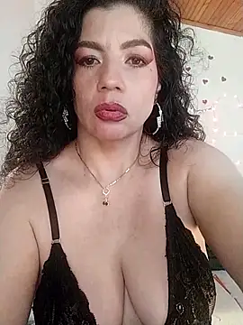 Webcam Model (adelen_smith)  is live.Free join now!