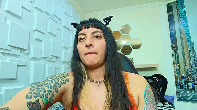 Naughty_Kittenm webcam