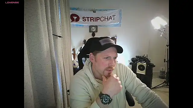 God_Of_ThundeRR webcam