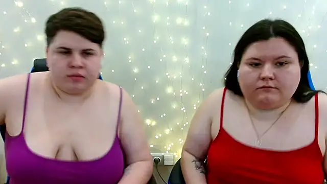 BeckyAndHellen webcam
