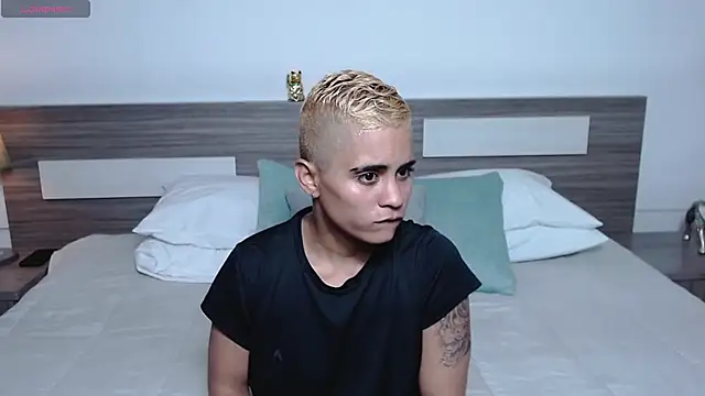 Liiamthompson webcam