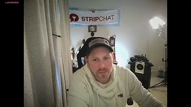 God_Of_ThundeRR webcam