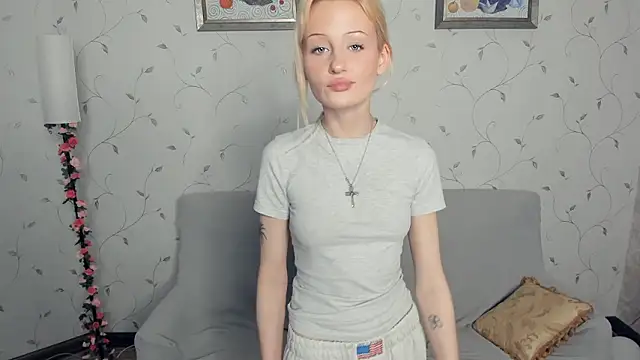 LolaStusse webcam