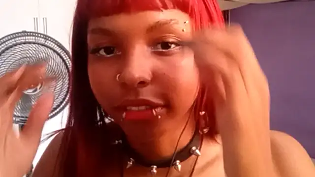 LorenaYounglove webcam