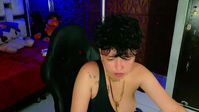 lunabustygirl webcam