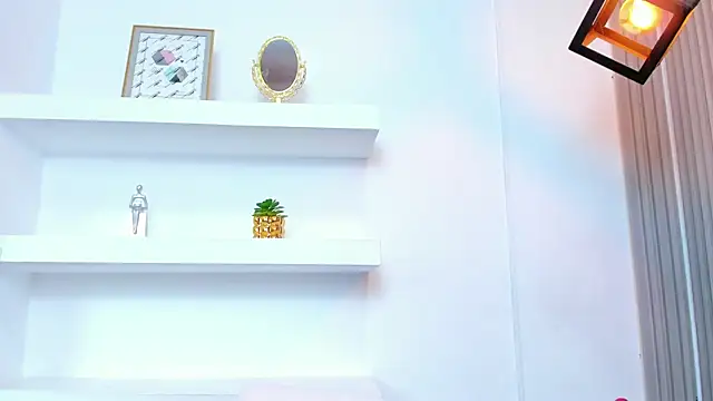 IsabellaMonet webcam