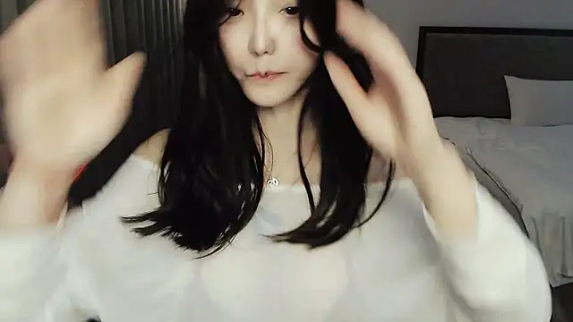 美女TBgril在线直播