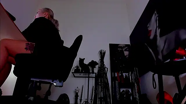 MistressDemi webcam