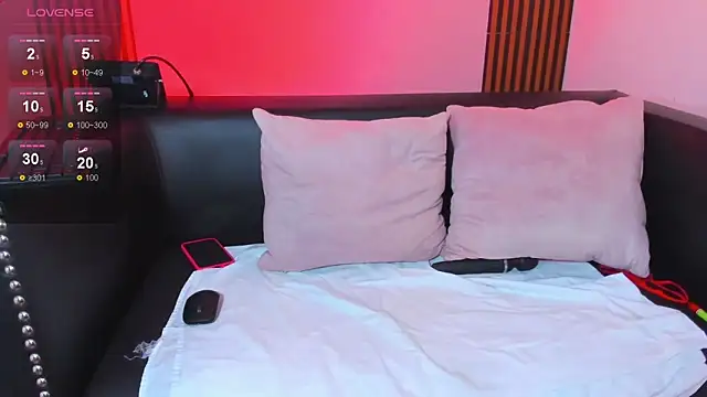 Nahiajhonson_ webcam