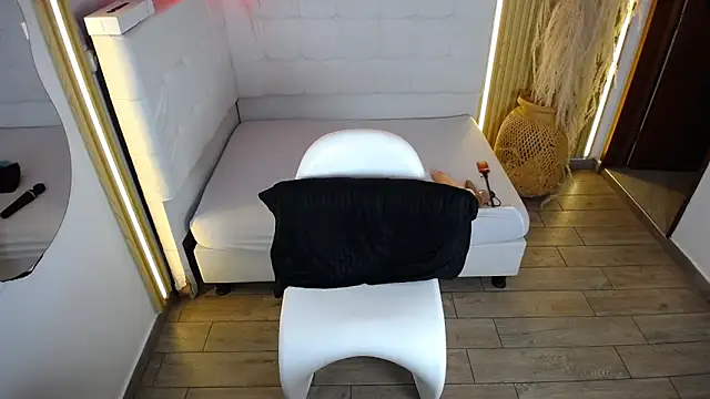 Bruja__Scarlata webcam