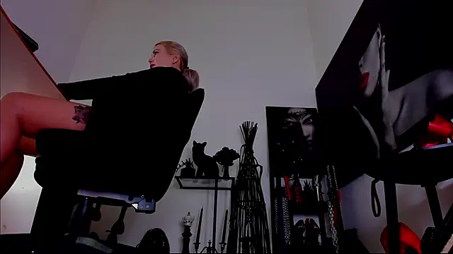 MistressDemi webcam
