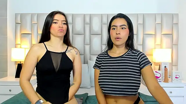 paola_katy_dicks webcam
