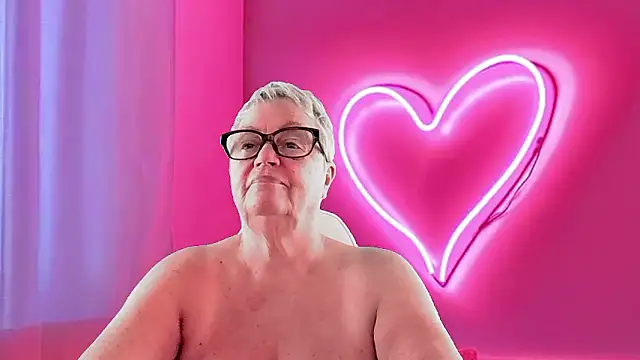 Mystery-Grandmother webcam