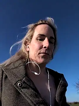 NaomiAndFriends webcam