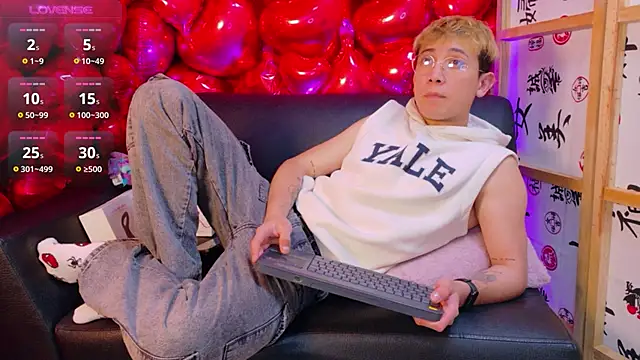 Naughty__Chriss webcam