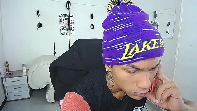 Leonard_Price webcam