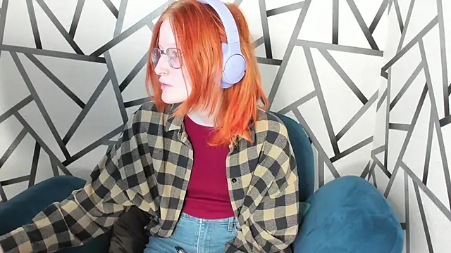 ElizabethHarpper webcam