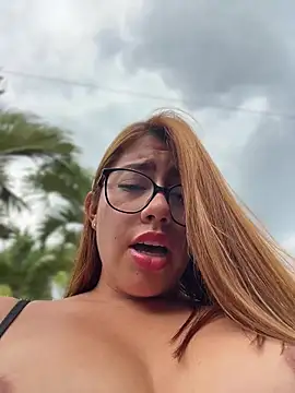 sara_calderon webcam