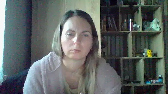 VikiLove765 webcam