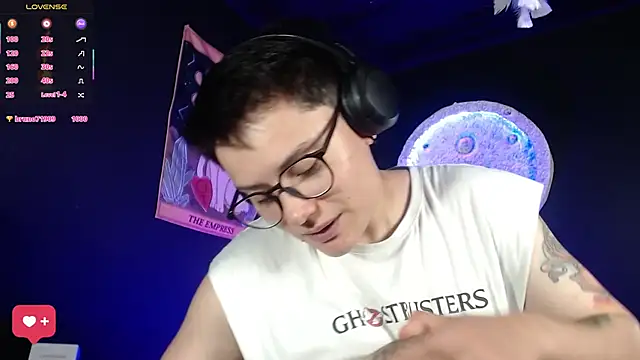 girl_intense444 webcam