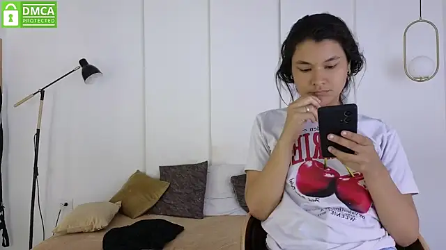 sexychanell_18 - Sexychanell_18's free webcam - UK Sex Cams