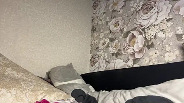 MissEvelynGlow webcam