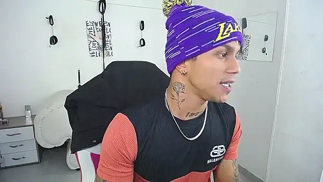 Leonard_Price webcam