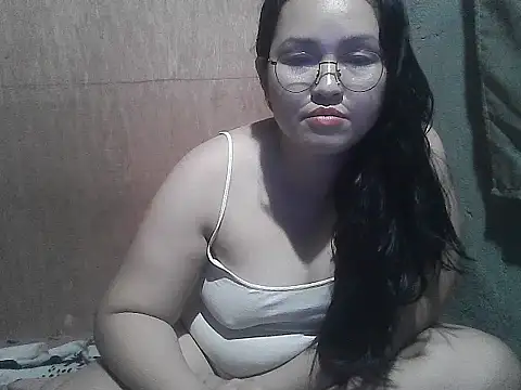 yummy_jyra02167 webcam