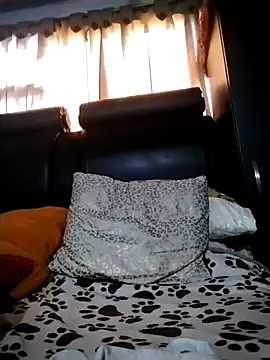 Webcam Model (OliviaMorris1)  is live.Free join now!