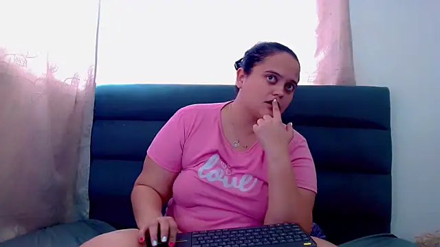 brunnette_hot webcam