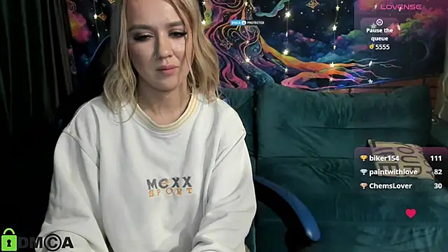 CrystalGirl99 webcam