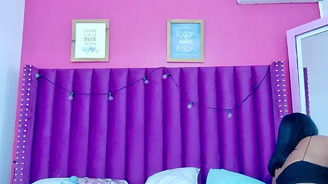 curvybrunnete webcam