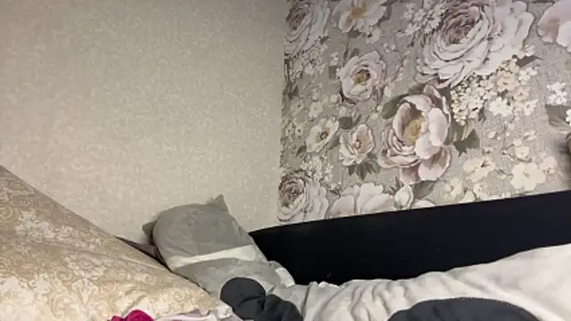 MissEvelynGlow webcam