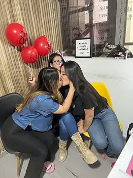 Antonella_Julieta webcam