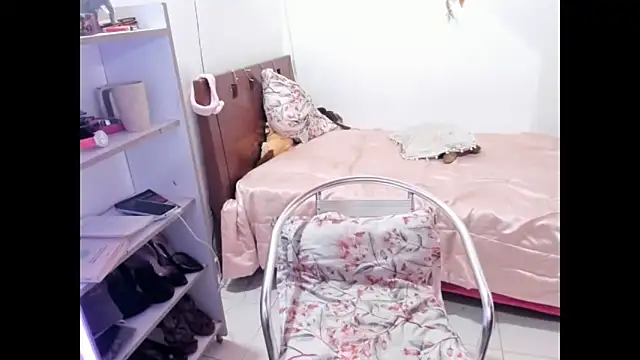 megan_doll2123 webcam