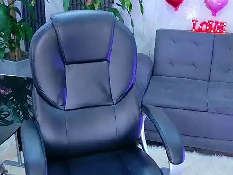 MIA_HERNANDEZ_HOT webcam