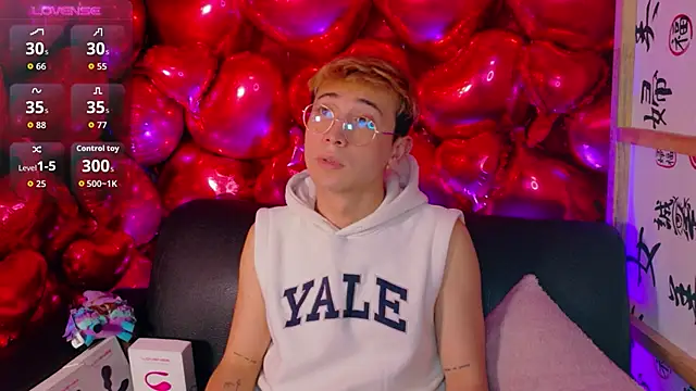 Naughty__Chriss webcam