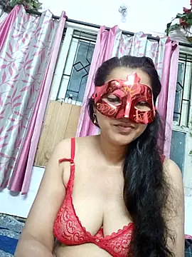 Webcam Model (thanusi_2)  is live.Free join now!