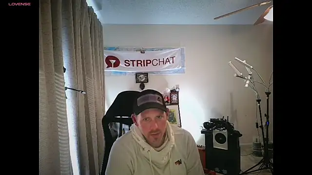 God_Of_ThundeRR webcam