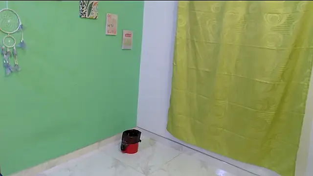 evaleribigtits18 webcam