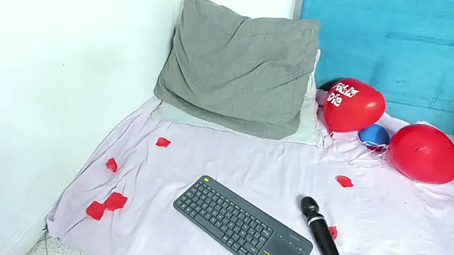 mia__fernandez webcam