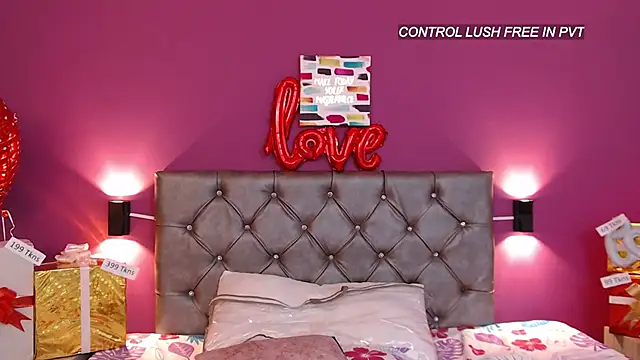 LittleAshleey webcam